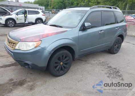 2011 Subaru Forester 2.5X Limited из США, поврежденный, VIN JF2SHAEC0BH749039